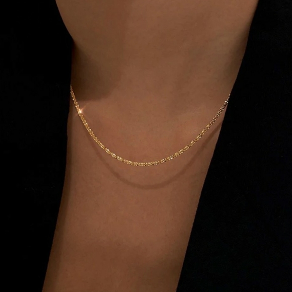 Elegant gold choker chain necklace - Picture 2 of 4